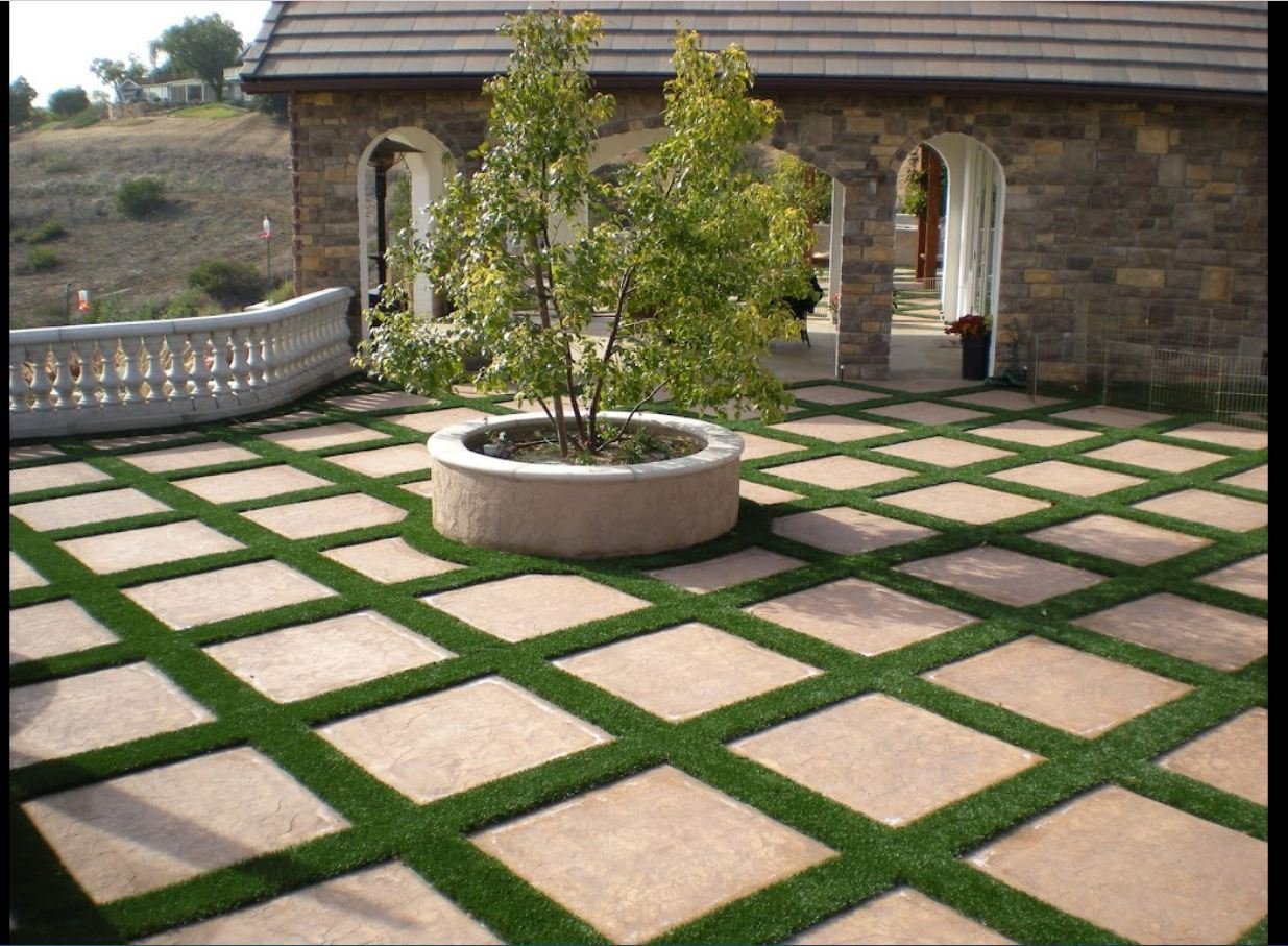 luxury-home-pavers-turf-grout