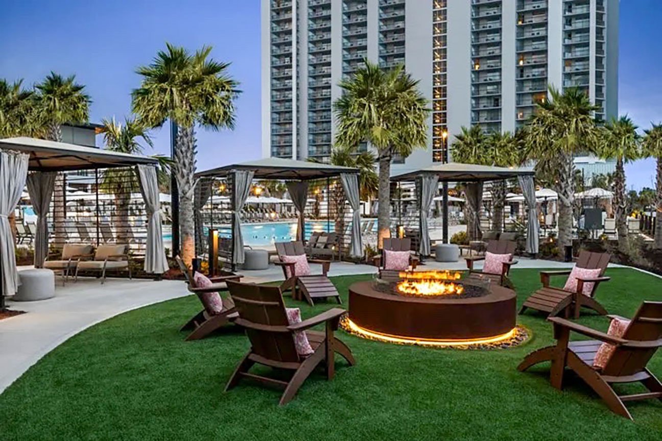 myrtle-beach-artificial-turf-courtyard-edited