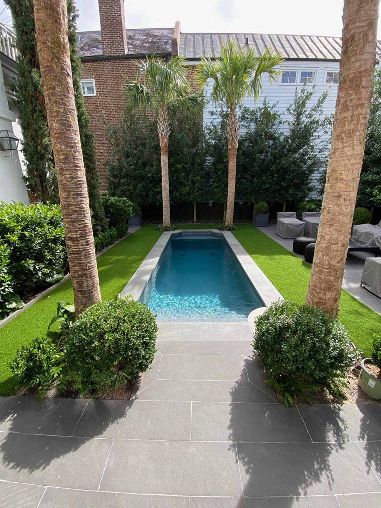 artificial-grass-pool-16