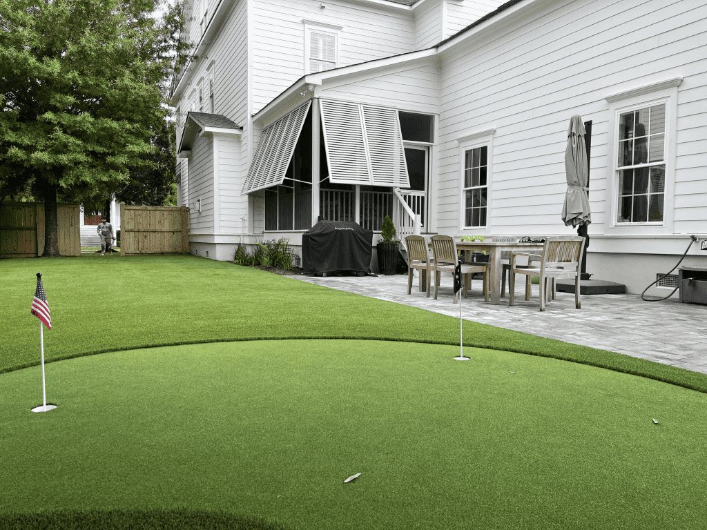 Backyard putting green charleston 1024x768