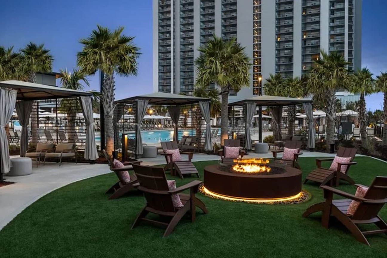 myrtle-beach-artificial-turf-courtyard