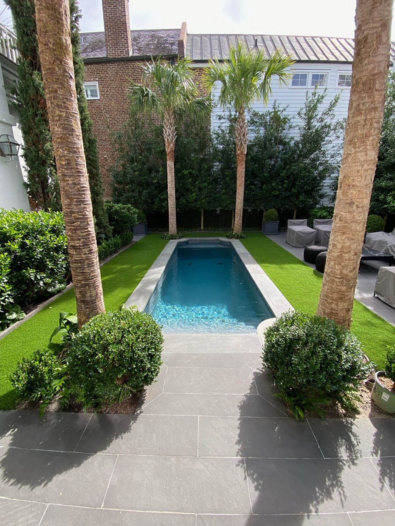 artificial-grass-pool-16