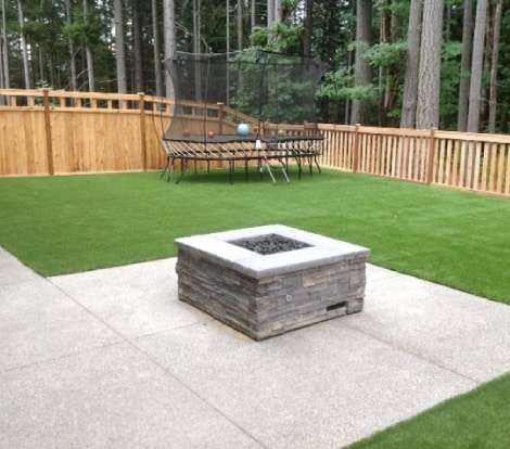 Artificial Turf Trampoline and Yard