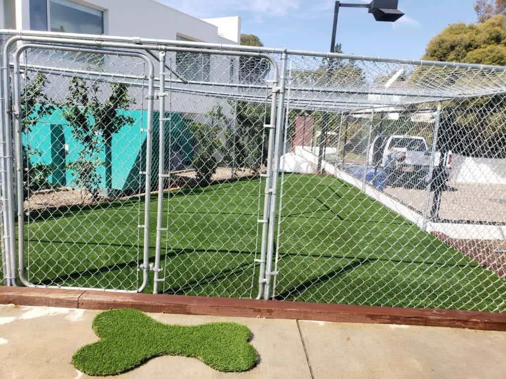 artificial grass dog kennel