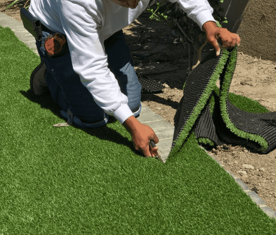 Cutting artificial grass