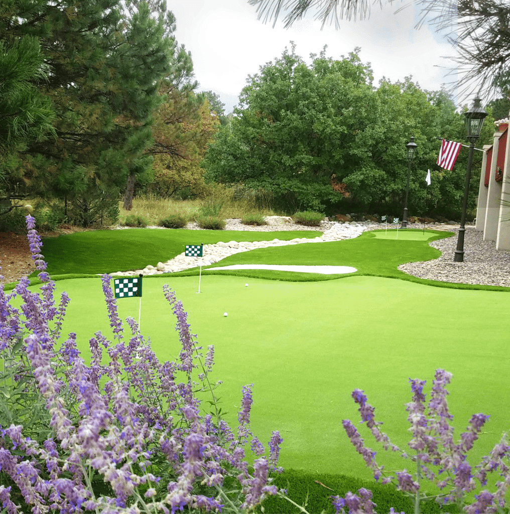 a artificial grass putting green in denver 